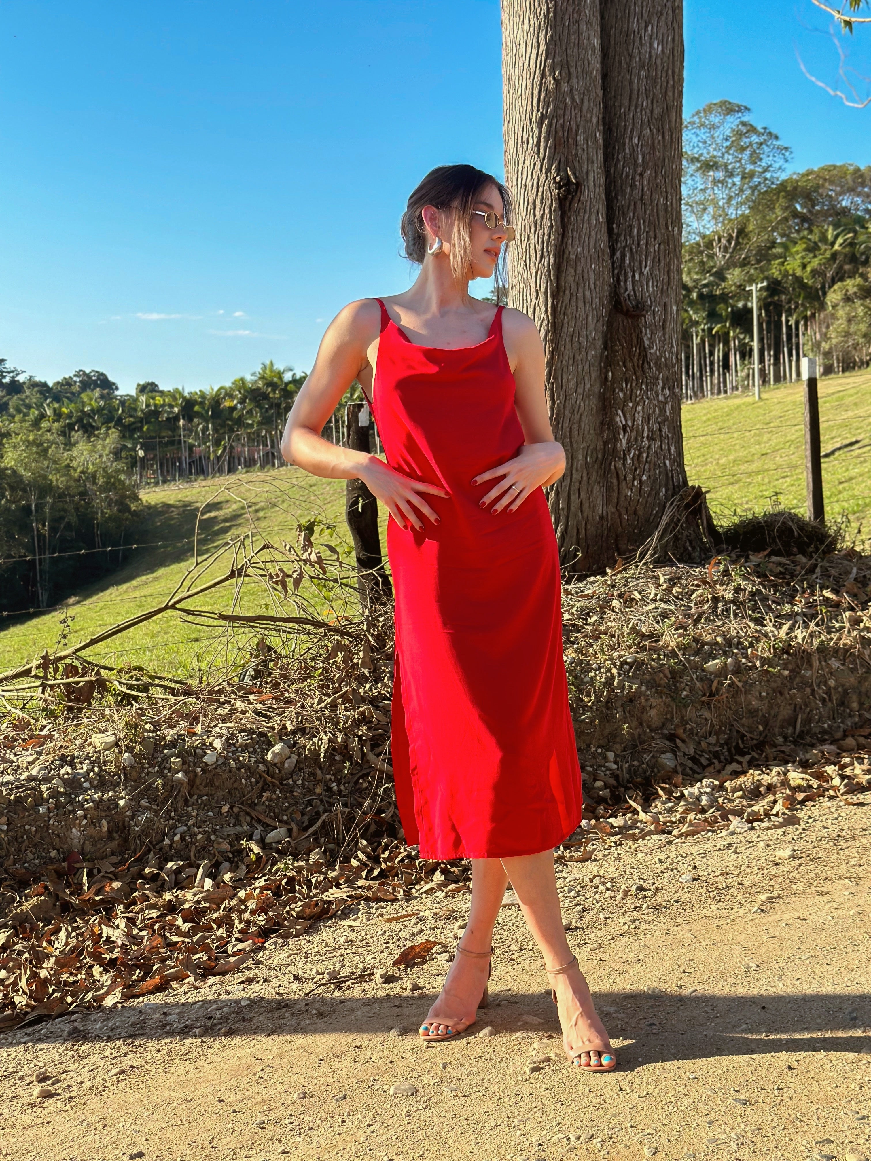 Vestido midĂ decote nas costas vergara