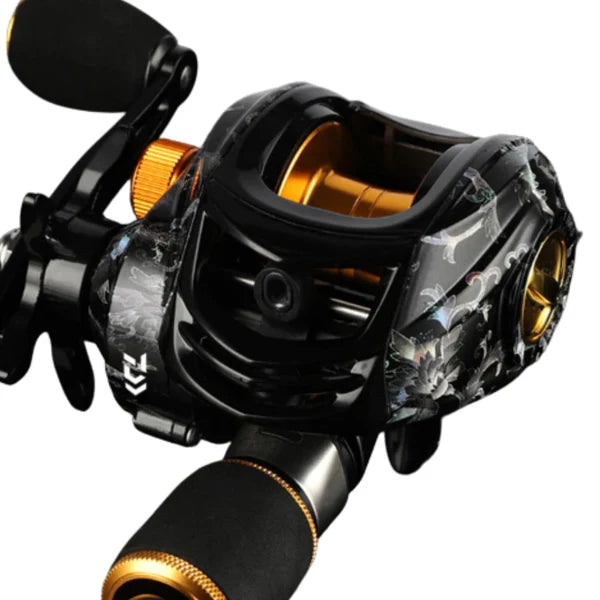 Carretilha de Pesca Daiwa 7.2:1 Anti Cabeleira + Brinde Exclusivo